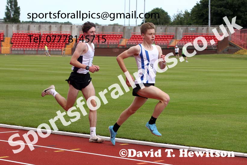 3000 metres Northumberland, Durham and Northumberland Schools, Saturday, June 19th, Gateshead Stadium. Photo: David T. Hewitson/Sports for All Pics